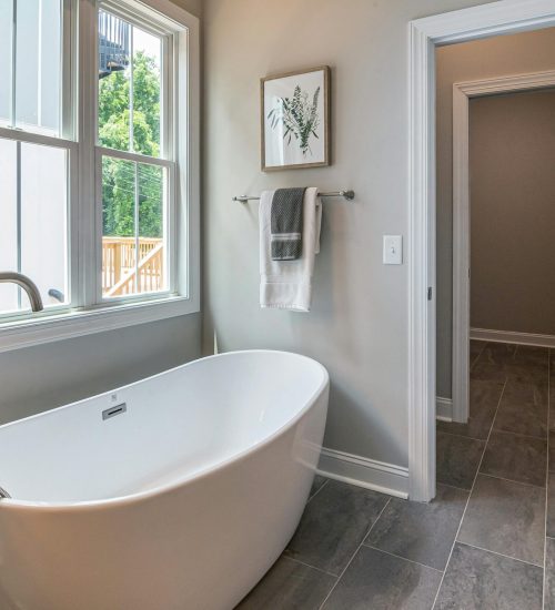 redsidential-bath-soaking-tub